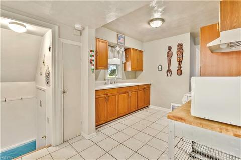 8864 W Ridge Rd, Elyria, OH 44035 photo 17
