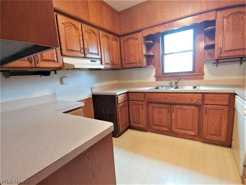 110 West St, Kipton, OH 44049 photo 3