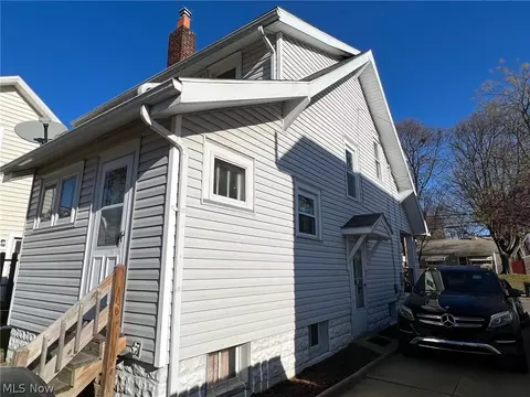692 Patterson Ave, Akron, OH 44310 photo 5