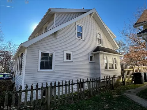 692 Patterson Ave, Akron, OH 44310 photo 2