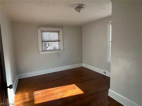 692 Patterson Ave, Akron, OH 44310 photo 11