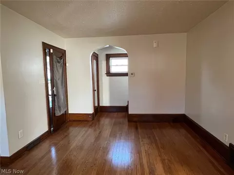 692 Patterson Ave, Akron, OH 44310 photo 8