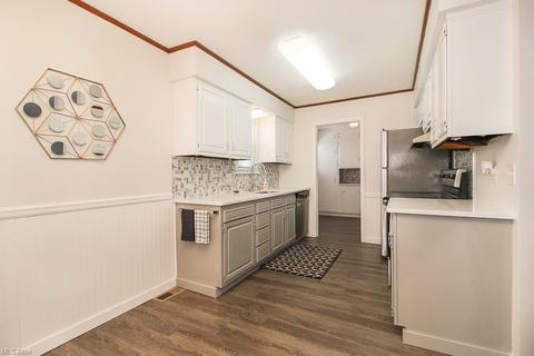 701 Harvard Ave, Elyria, OH 44035 photo 5