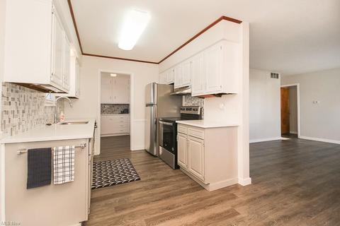 701 Harvard Ave, Elyria, OH 44035 photo 2