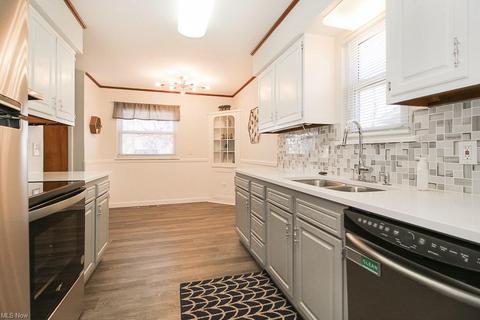 701 Harvard Ave, Elyria, OH 44035 photo 4