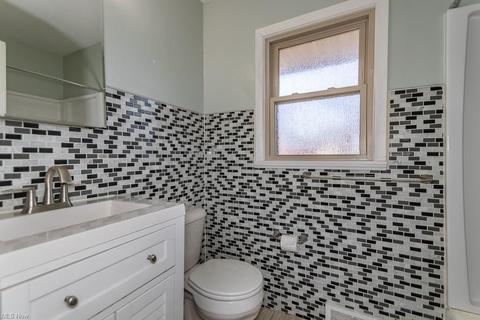 1949 E 300th St, Wickliffe, OH 44092 photo 11
