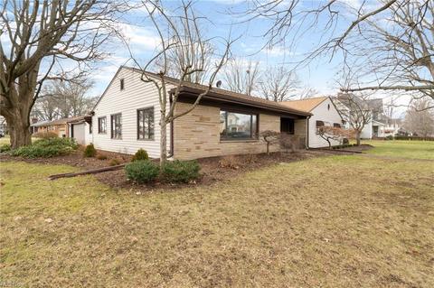 514 Iron Ave E, Dover, OH 44622 photo 1