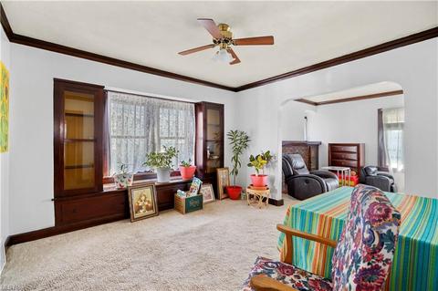 6002 Pelham Dr, Parma, OH 44129 photo 4