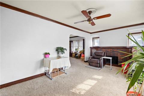 6002 Pelham Dr, Parma, OH 44129 photo 3