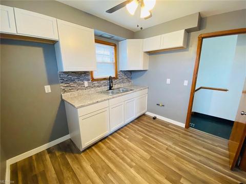 6099 Ridge Rd, Parma, OH 44129 photo 12
