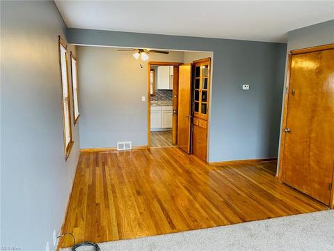 6099 Ridge Rd, Parma, OH 44129 photo 15