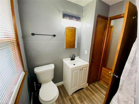 6099 Ridge Rd, Parma, OH 44129 photo 16