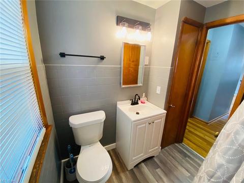 6099 Ridge Rd, Parma, OH 44129 photo 9