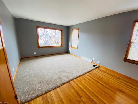 6099 Ridge Rd, Parma, OH 44129 photo 14