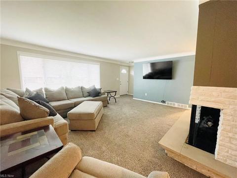 6411 Brookside Rd, Independence, OH 44131 photo 2