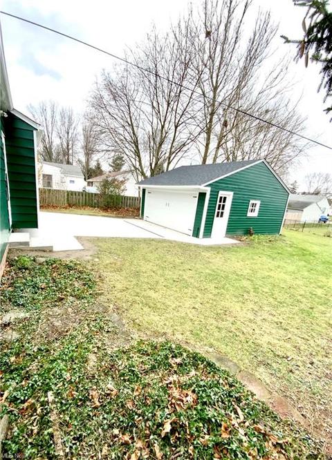 5326 Harmony Ln, Willoughby, OH 44094 photo 2