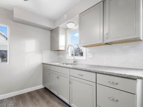 165 Renee Dr, Struthers, OH 44471 photo 2