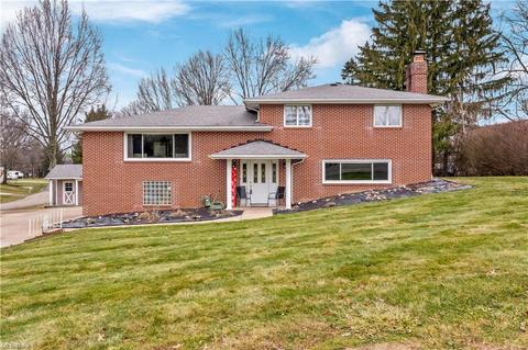 4841 Glenennis Cir NW, Canton, OH 44708 photo 1