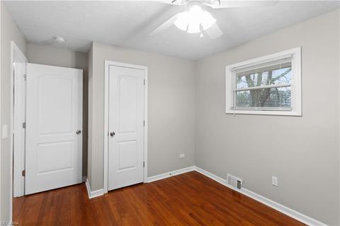 11907 Glamer Dr, Parma, OH 44130 photo 16