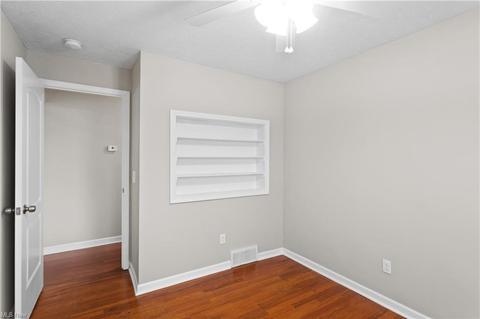 11907 Glamer Dr, Parma, OH 44130 photo 14