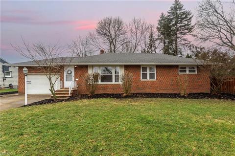 11907 Glamer Dr, Parma, OH 44130 photo 1