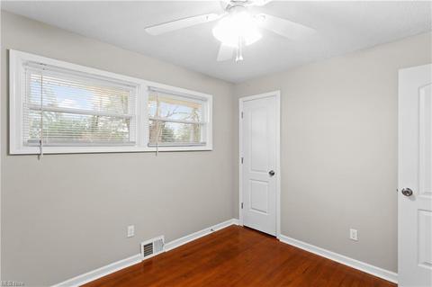 11907 Glamer Dr, Parma, OH 44130 photo 18