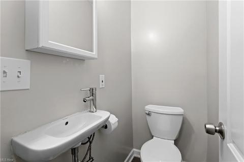 11907 Glamer Dr, Parma, OH 44130 photo 19