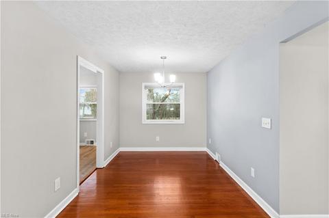 11907 Glamer Dr, Parma, OH 44130 photo 5