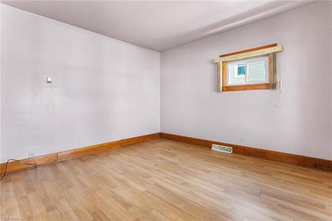 1744 E 34th St, Lorain, OH 44055 photo 5