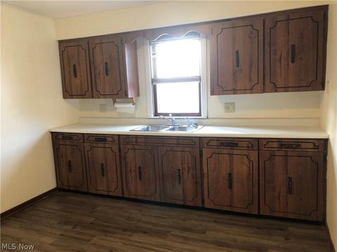 1107 E 16th St, Ashtabula, OH 44004 photo 6