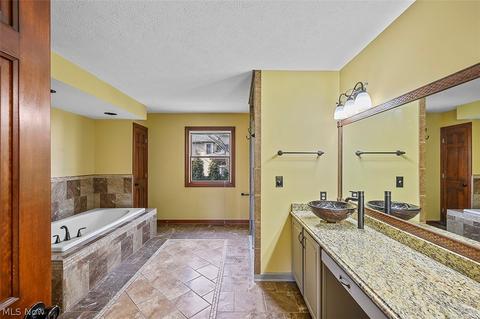 342 E Bramble Cir, Copley, OH 44321 photo 20