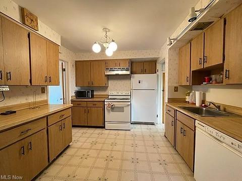 299 E 270th St, Euclid, OH 44132 photo 3
