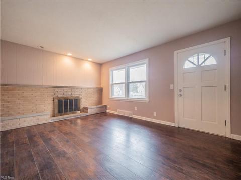 83 Sprague Rd, Berea, OH 44017 photo 4