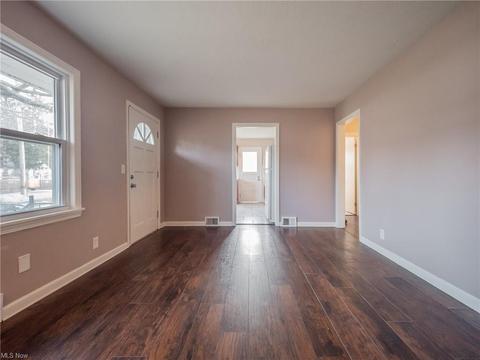 83 Sprague Rd, Berea, OH 44017 photo 6