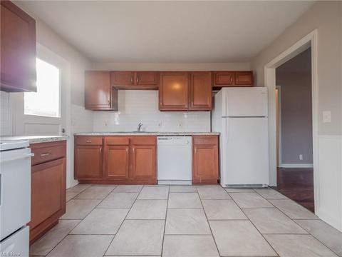 83 Sprague Rd, Berea, OH 44017 photo 10