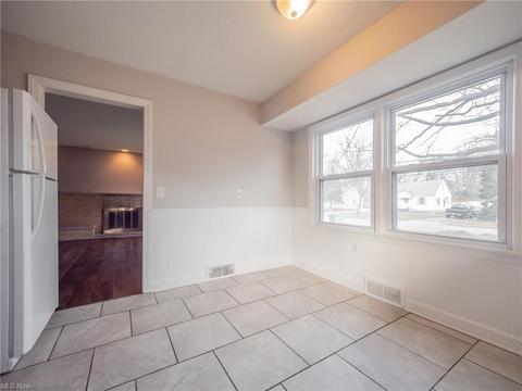 83 Sprague Rd, Berea, OH 44017 photo 11