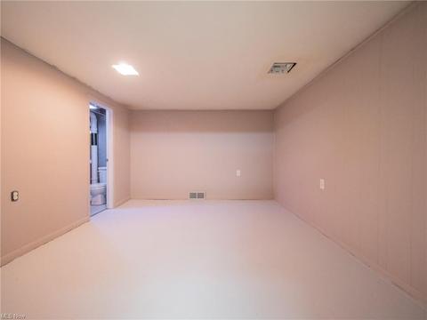 83 Sprague Rd, Berea, OH 44017 photo 25