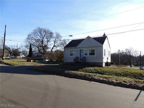 2230 Cramer Ave, Akron, OH 44312 photo 4