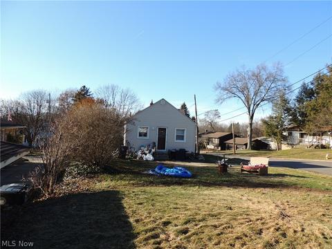 2230 Cramer Ave, Akron, OH 44312 photo 9