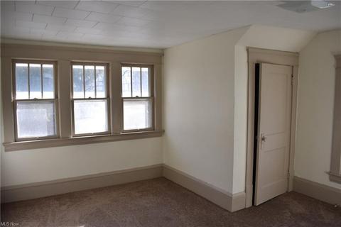856 Kenyon St, Akron, OH 44311 photo 8