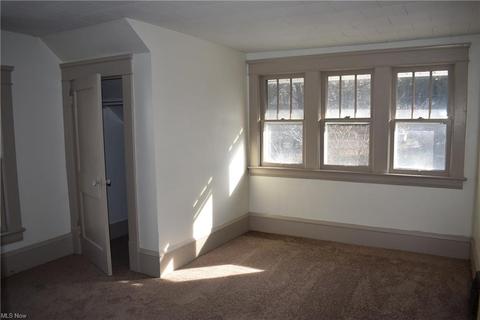 856 Kenyon St, Akron, OH 44311 photo 9