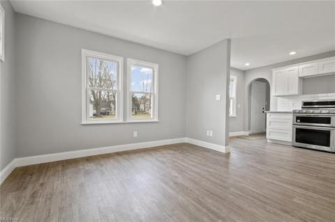 159 E Omar St, Struthers, OH 44471 photo 4