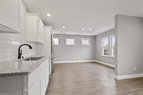 159 E Omar St, Struthers, OH 44471 photo 5