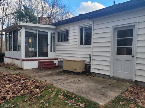 71 E Pine St, Jefferson, OH 44047 photo 3