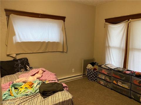 338 10th St, Elyria, OH 44035 photo 2