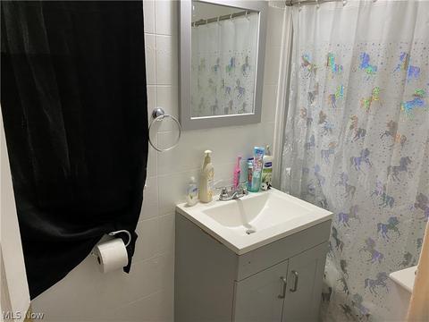 338 10th St, Elyria, OH 44035 photo 8