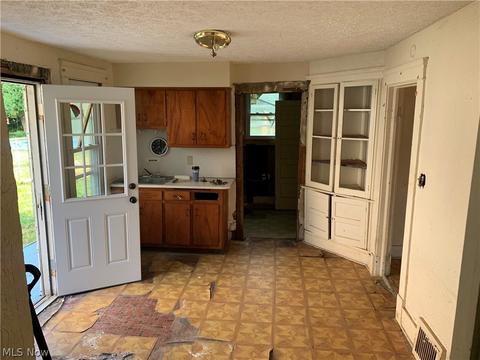 1724 E 30th St, Lorain, OH 44055 photo 5