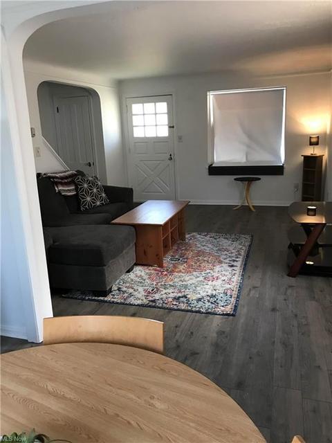 349 E 250th St, Euclid, OH 44132 photo 5
