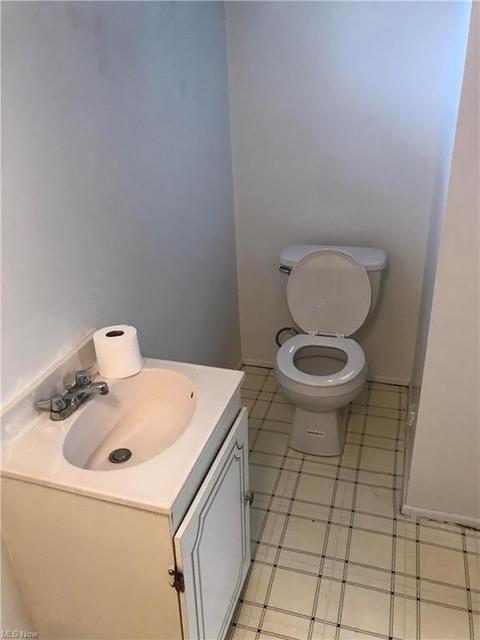 349 E 250th St, Euclid, OH 44132 photo 13