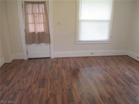 46 John St, Struthers, OH 44471 photo 4